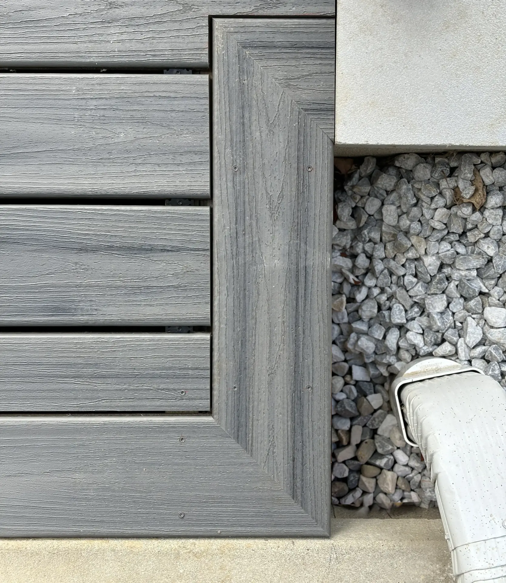 Deck border transition detail